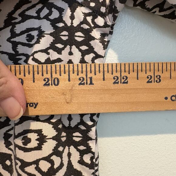 Kaktus Top Petite Large Black White Geometric Boho Artsy Tribal Keyhole Button - Picture 9 of 12